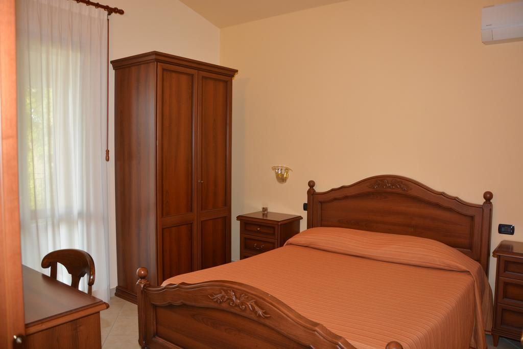 Pinus Rooms Беневенто Екстериор снимка