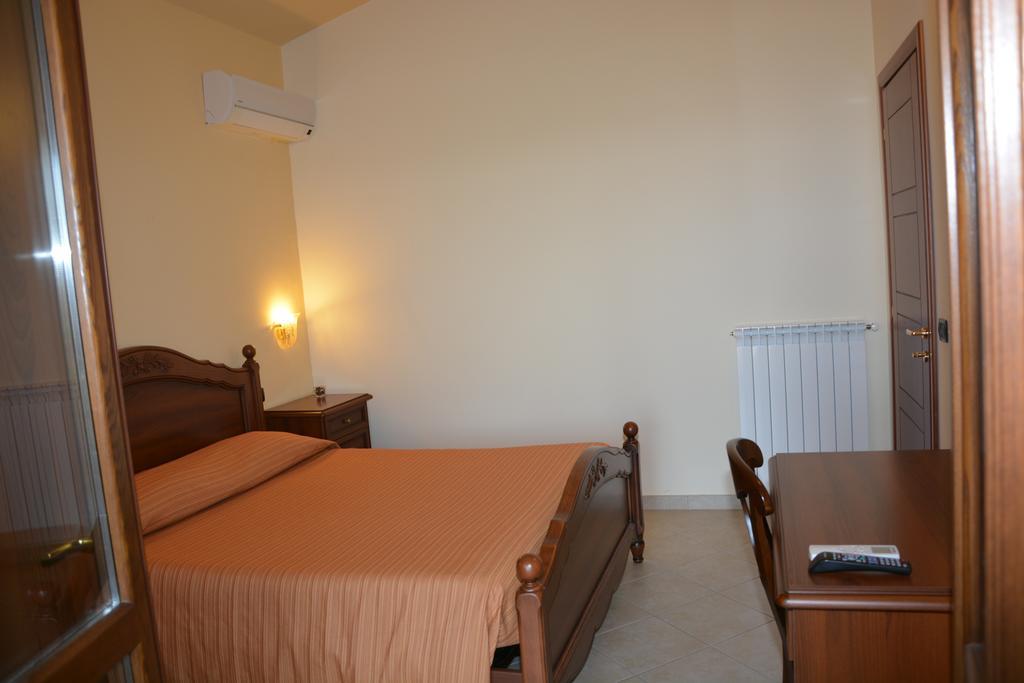 Pinus Rooms Беневенто Екстериор снимка